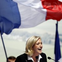 Marina Lepēna aicina Francijas prezidenta vēlēšanās mest urnās tukšus biļetenus