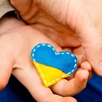 Пособия, профессии, языки. Украинские беженцы: два года в Латвии — цифры и факты