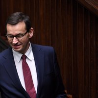 Polija nodevusi Ukrainai tankus, apstiprina Moraveckis