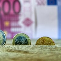 500 eiro ģimenes pabalsts netiks pakļauts parādu piedziņai, taču jāinformē tiesu izpildītāji