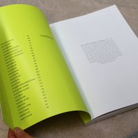 Klajā laists Latvijas grāmatu ilustrētāju katalogs angļu valodā