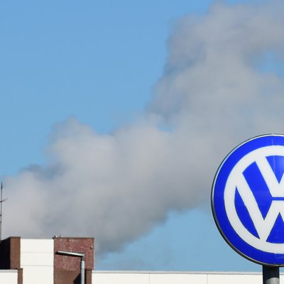 VW lielākajam akcionāram 'Porsche SE' liek segt 'dīzeļgeitas' radītos zaudējumus