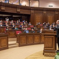 Armēnijā notiks ārkārtas parlamenta vēlēšanas