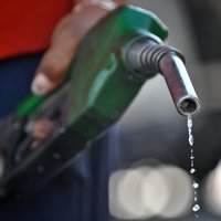 Крупные спекулянты "выводят деньги" из нефти: цены рискуют рухнуть