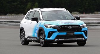 'Toyota' radījusi 'Corolla Cross' ar ūdeņraža iekšdedzes dzinēju