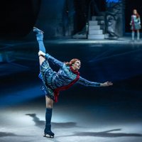 Foto: Ieskats maģiskajā 'Cirque du Soleil' izrādē uz ledus – 'Crystal'