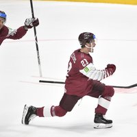 Latvijas izlase trešo gadu pēc kārtas PČ sāk ar uzvaru