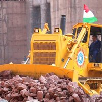 Foto: Kā tadžiku prezidents uz mūžu atsāka pasaules augstākā dambja būvi