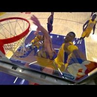 Коби Брайант сломал единственного литовца в НБА (ВИДЕО)