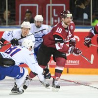 ФОТО: Голы Индрашиса и Даугавиньша приносят Латвии волевую победу над Францией