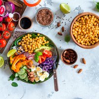 Pieci veselīgi produkti, kas īpaši ieteicami veģetāriešu un vegānu ēdienkartes dažādošanai