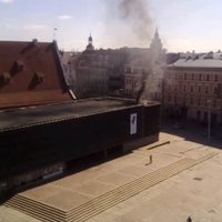 Очевидец: Пожар в Музее оккупации - загорелась крыша (дополнено)