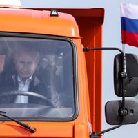 ВИДЕО: Путин за рулем "Камаза" торжественно открыл Крымский мост