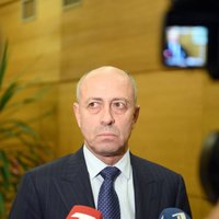 Оппозиция Рижской думы не будет голосовать за отставку мэра Олега Бурова