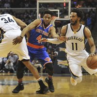 Porziņģis izlaiž trešo spēli pēc kārtas; 'Knicks' zaudē 'Grizzlies' basketbolistiem
