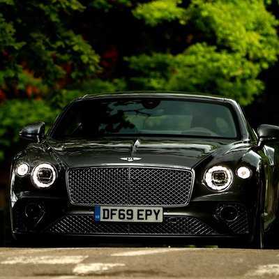 'Bentley Continental GT' – automobilis, pie kura stūres gribas dziedāt