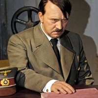 Штаны Гитлера с кожаными карманами проданы за 62 тысячи евро