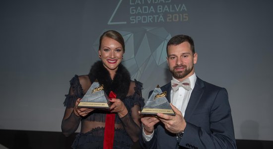 Svinīgā ceremonijā pasniedz Latvijas 'Gada balvas sportā 2016'
