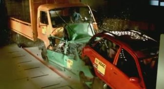 Video: dramatisks vairāku auto sadursmes tests