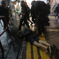 Демонстранты в Гонконге передали петицию в генконсульство США