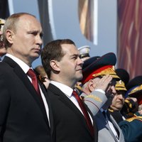 Рейтинг "преемников" Путина возглавили Медведев и Собянин