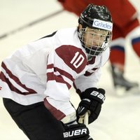 Latvijas U-18 hokeja izlases uzbrucējs Bukarts: treneri nezina, kā vērst visu par labu