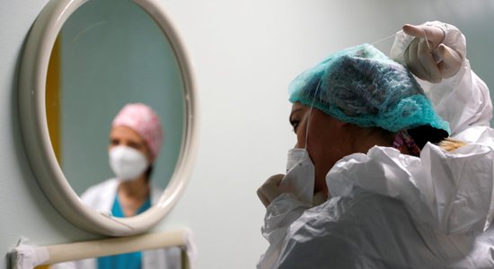 В больницы возвращаются маски, ожидается наплыв больных с Covid-19