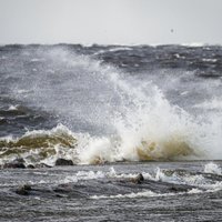 Plosoties vētrai Baltijas jūrā, Somijā reģistrēts vēja ātruma rekords