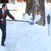 Spēcīga sniega vētra aizputinājusi Kanādas austrumdaļu