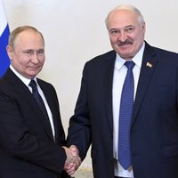 Lukašenko ļauj Putinam izmantot Baltkrievijas gaisa telpu, ziņo ISW