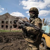 Ukrainas austrumos notikušas pēdējo dienu intensīvākās apšaudes; krituši astoņi karavīri