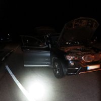 Латвиец на BMW на большой скорости прорвал латвийско-эстонскую границу