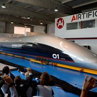 ВИДЕО: Первую в мире пассажирскую капсулу Hyperloop показали в Испании