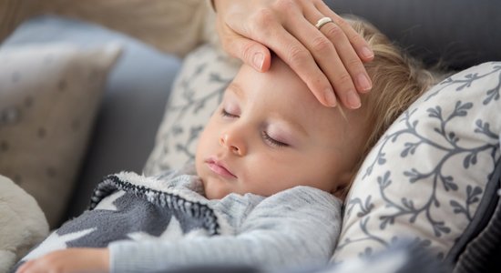 'Tas ir normāli, tā veidojas imunitāte' – pediatri par biežo bērnu slimošanu