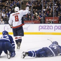 ВИДЕО: Овечкин повторил рекорд Буре по числу хет-триков в НХЛ