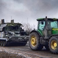 Ukrainis praktiskais – ko zemniekam darīt ar krievu tanku