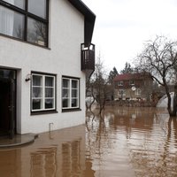 Plūdi ne vienmēr nogriež iespēju apdrošināt īpašumu pret šo risku, norāda apdrošinātāji