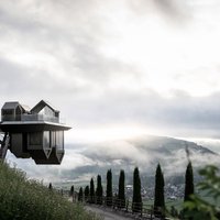 Ačgārnā viesnīca Dienvidtirolē, no kuras apbrīnot Dolomītu virsotnes
