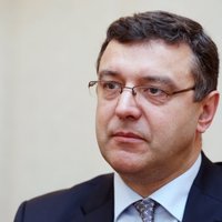 Министр настаивает: соцналог должны платить латвийцы, которые этого не делают