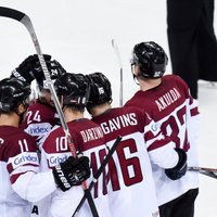 Latvijas hokejisti olimpiskajā kvalifikācijā ne bez grūtībām pieveic pastarīti Japānu