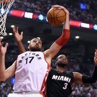 'Raptors' NBA 'play off' otrajā kārtā pagarinājumā izlīdzina rezultātu pret 'Heat'