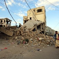 Saūda Arābijas koalīcija veikusi uzbrukumus Hutu bāzei Sanā