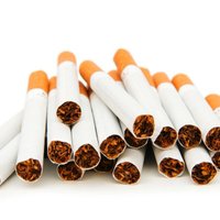Исследование: 40% жителей в день выкуривают хотя бы одну сигарету