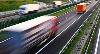Kravas auto šoferim no Latvijas piespriests 3,6 miljonu eiro sods par kontrabandu Francijā