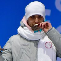 Dopinga skandāls Phjončhanā: krievu kērlingistam atņem medaļu