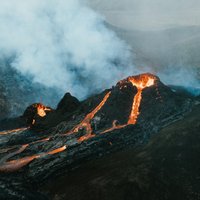 Islande vulkāna izvirduma gaidās izsludina ārkārtas stāvokli