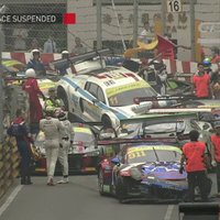 Video: Masveida avārijā FIA GT sacīkstēs saduras 12 spēkrati