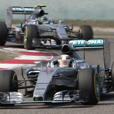 Rosbergam un Hamiltonam dubultuzvara bez intrigām aizvadītajā Meksikas 'Grand Prix'