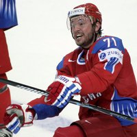Ковальчук крагой повредил финскому хоккеисту нос