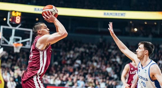 Latvijas basketbolisti 'izkapā' uzvaru pār Slovākiju